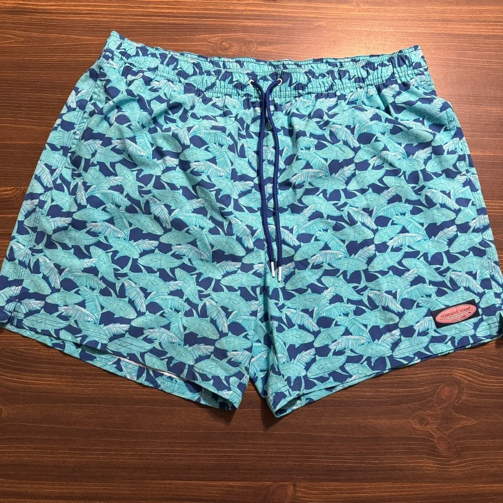 Vineyard Vines Board Shorts Mens 2XB Blue Full Graphic Leafs Fishes Floral Beach